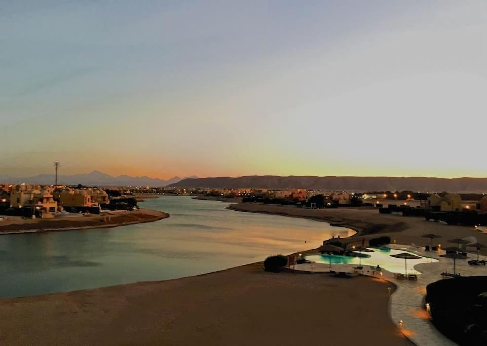 Artsy 1 Bedroom Apt/ Free Pool & Lagoon Access @elgouna Gurdaka