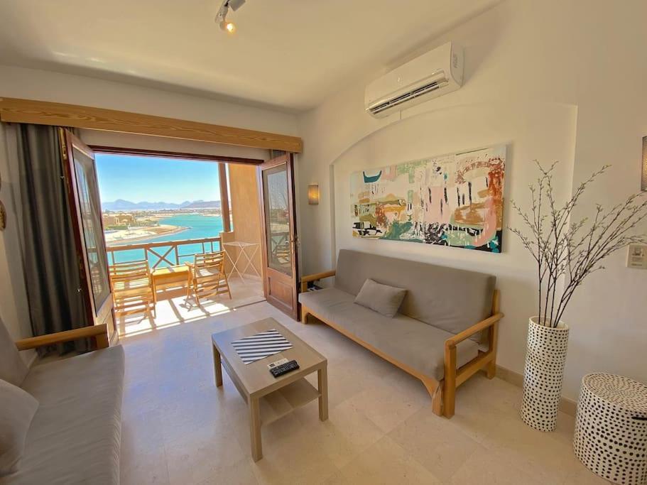 Artsy 1 Bedroom Apt/ Free Pool & Lagoon Access @elgouna Apartman *